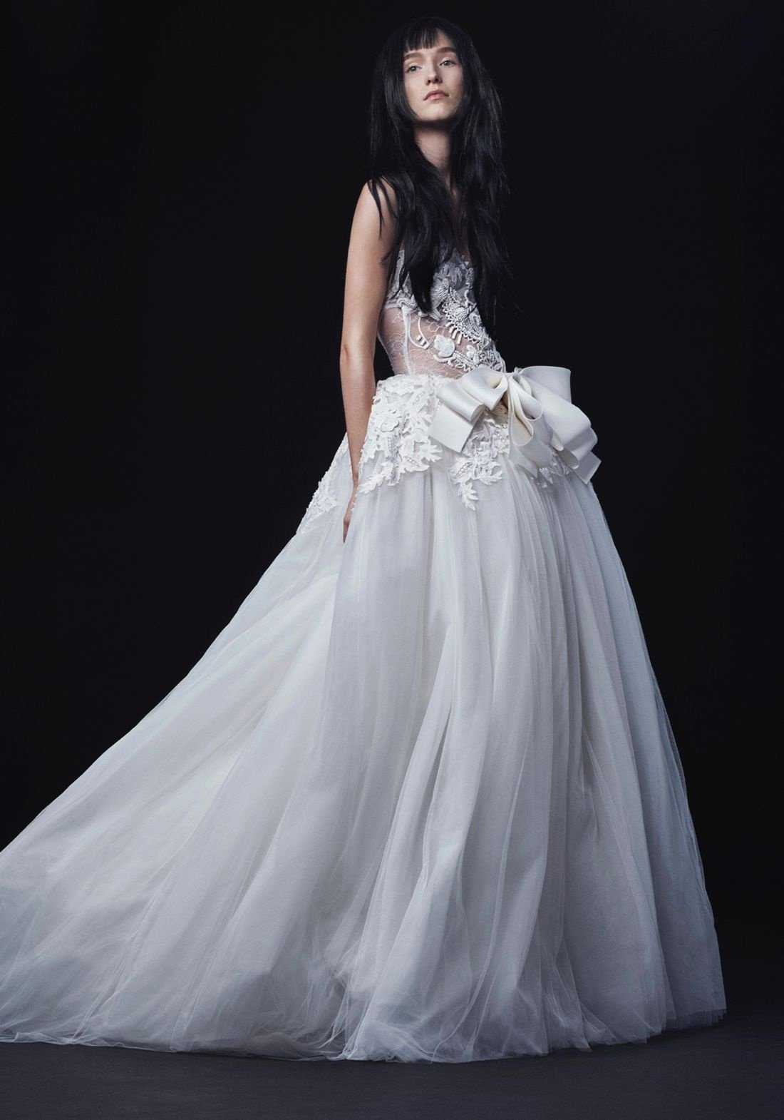 Самые необычные свадебные платья звезд: 20 фото оригинальных нарядов