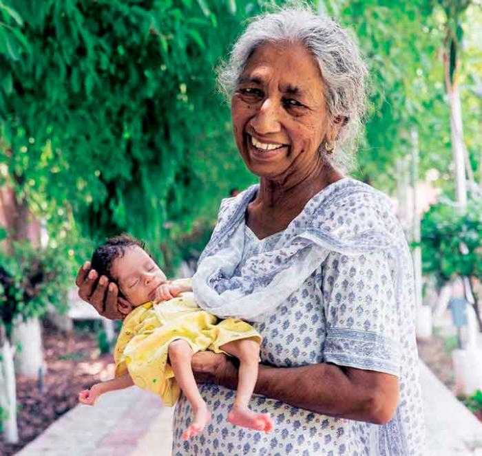 Когда возраст не помеха: истории восьми самых пожилых матерей в мире