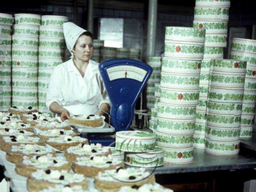Торт по госту. история и рецепты легендарных советских тортов | питание и диеты | здоровье